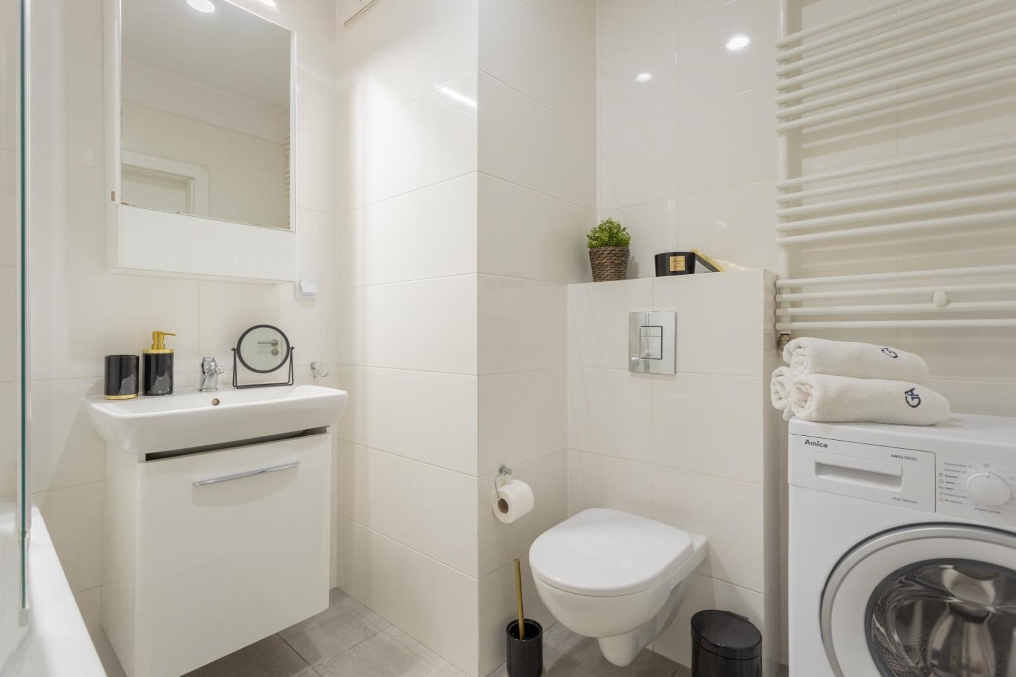 Urban Chic - Pereca - Rondo Onz - Luxury Warsaw Stays - 14 People Exterior photo