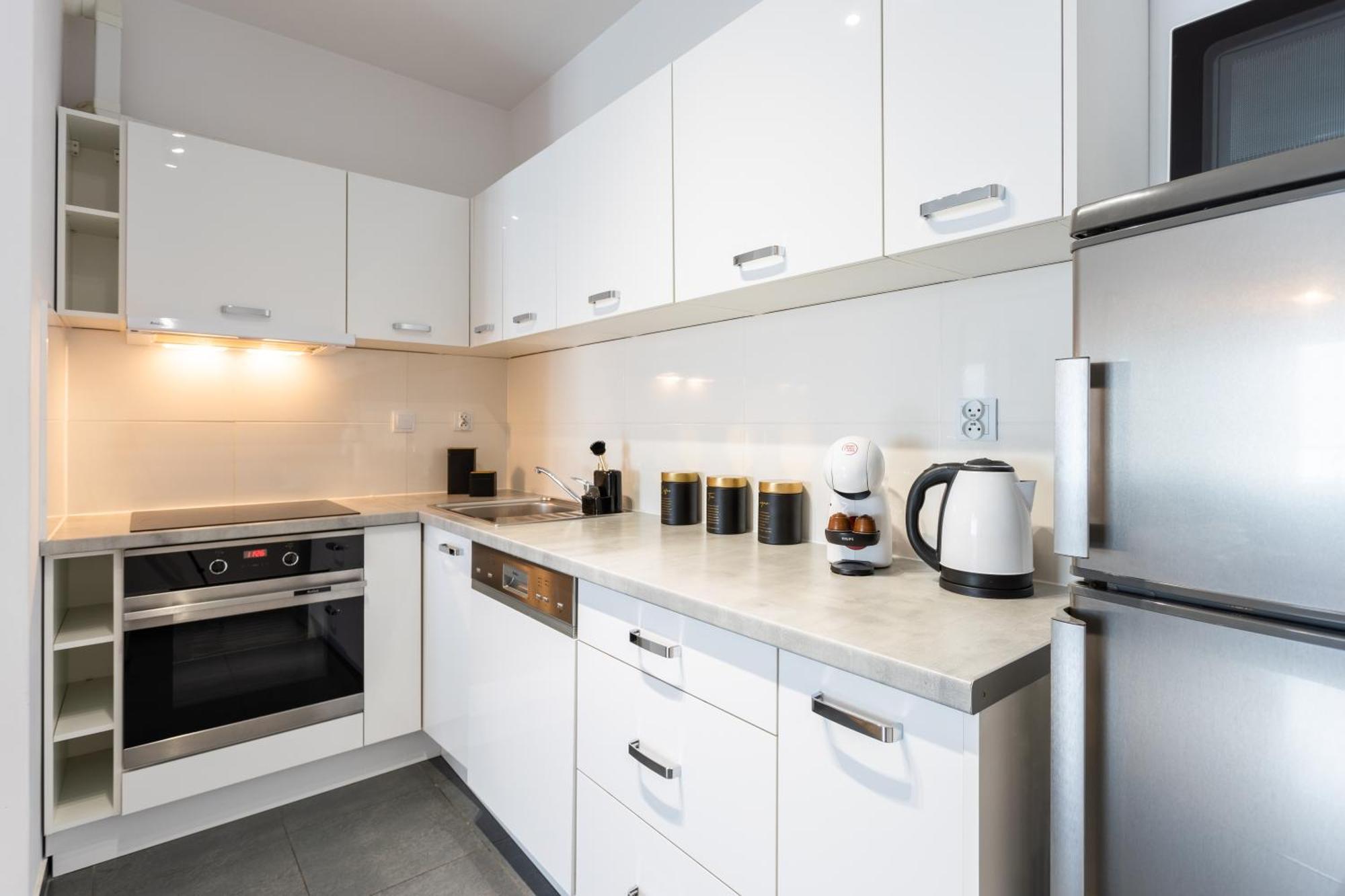 Urban Chic - Pereca - Rondo Onz - Luxury Warsaw Stays - 14 People Exterior photo