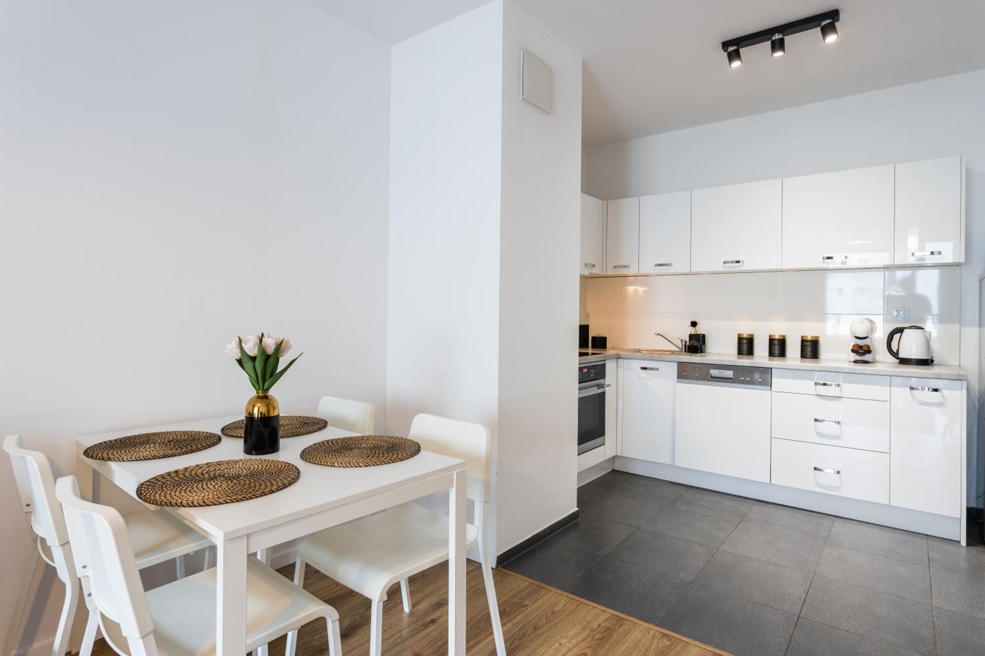 Urban Chic - Pereca - Rondo Onz - Luxury Warsaw Stays - 14 People Exterior photo